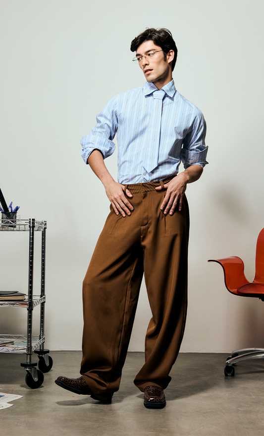 Calça Alfaiataria Cós Listrado Marrom MONOPOLY x MITTMANN